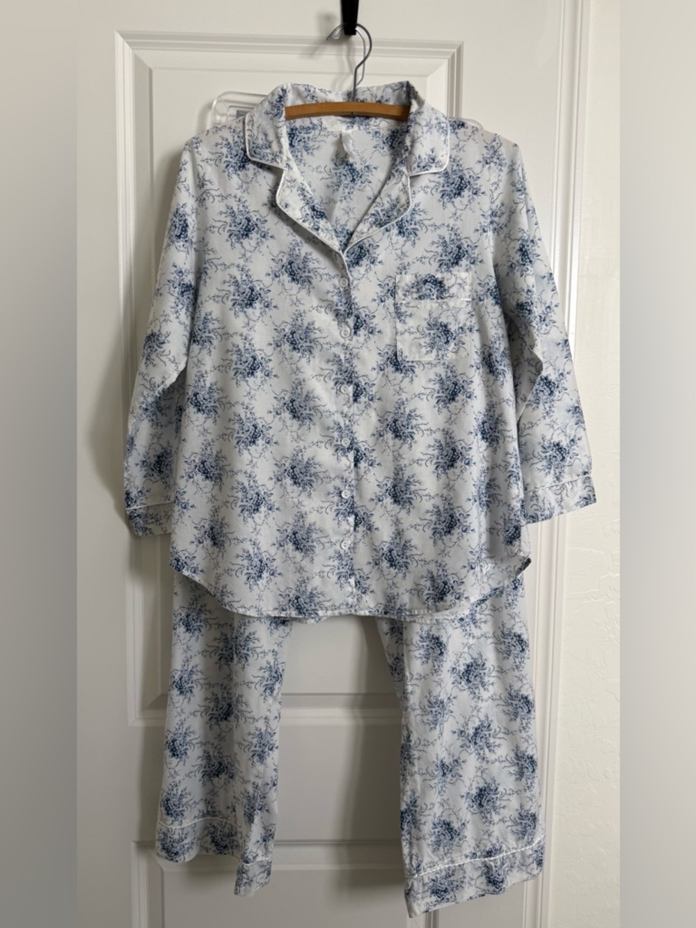 Be By Blush cotton floral bouquet pajama set shirt pants satin trim